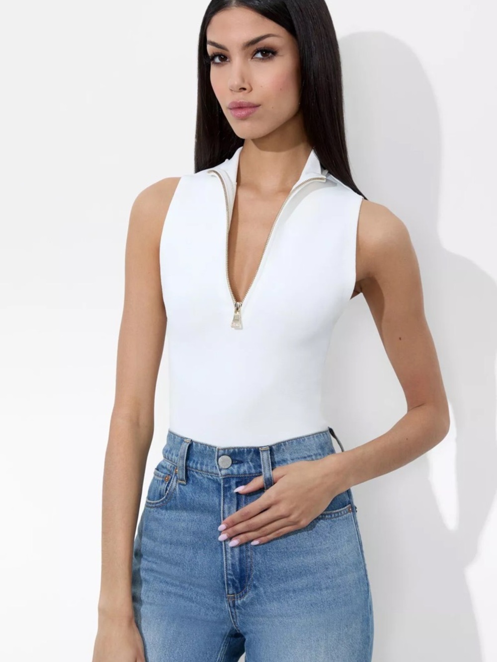 Alice + Olivia White Sleeveless Zip-Front Bodysuit